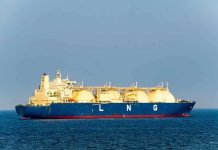 Asia’s Gas Gamble Risks U.S. Bill Shock LNG tanker ship sailing on open sea.