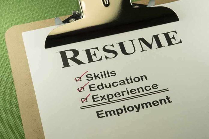 shutterstock_166395626.jpg resume checklist